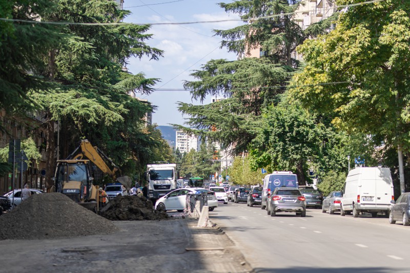 მიცკევიჩის ქუჩაზე საგზაო სამუშაოები აქტიურ რეჟიმში გრძელდება