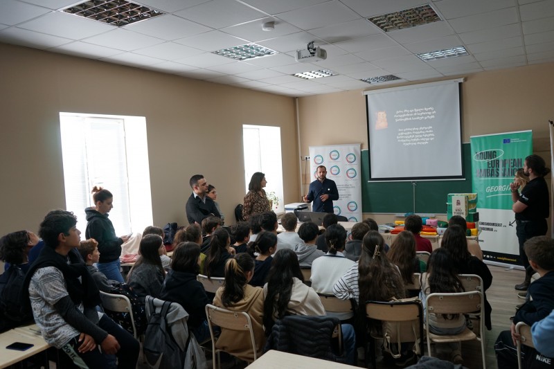 სკოლის მოსწავლეებს შორის განახლებად ენერგიებზე ცნობიერების ამაღლების შესახებ საინფორმაციო კამპანია გრძელდება