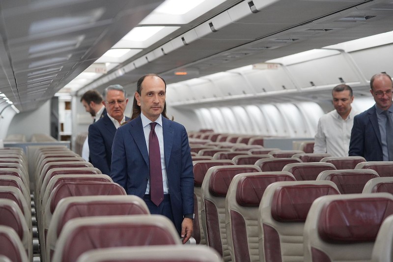 „ბოინგ 767-300"  „ჯორჯიან ეარვეისს" ლიზინგის წესით გადაეცა, იმედი მაქვს კომპანია შეძლებს კიდევ ჰქონდეს ზრდა - ლევან დავითაშვილი