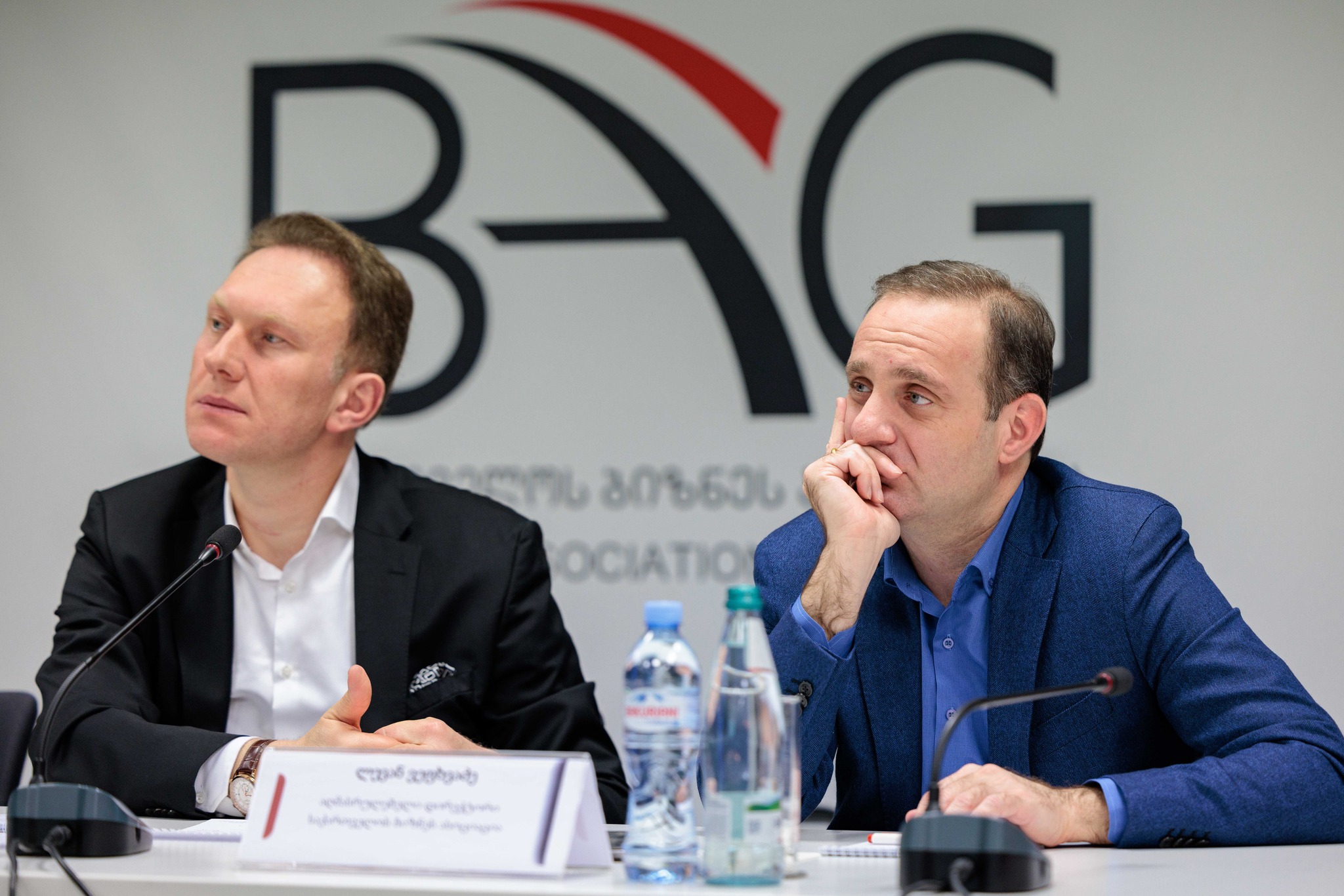 ჩვენი ორი მსხვილი ბანკი ლონდონის საფონდო ბირჟაზე უკვე ივაჭრება და მათი წარმატების მაგალითი არის ძალიან მნიშვნელოვანი ბრიტანელი ინვესტორებისთვის - ლევან ვეფხვაძე