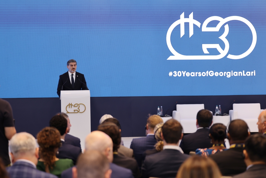 ლარის სხვადასხვა კუპიურაზე დატანილი ეროვნული სიმბოლოები, ისტორიული ფიგურები და კულტურული ნიშნები დღემდე აძლიერებს ჩვენში ეროვნული იდენტობის განცდას და ამავდროულად სიამაყით გვავსებს - 
პრეზიდენტი