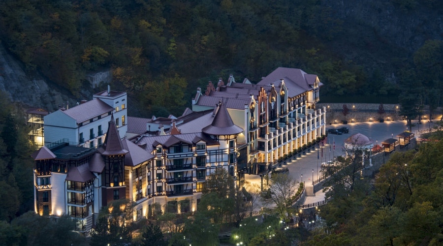 როგორ ხვდება Crowne Plaza Borjomi ზაფხულის ტურისტულ სეზონს