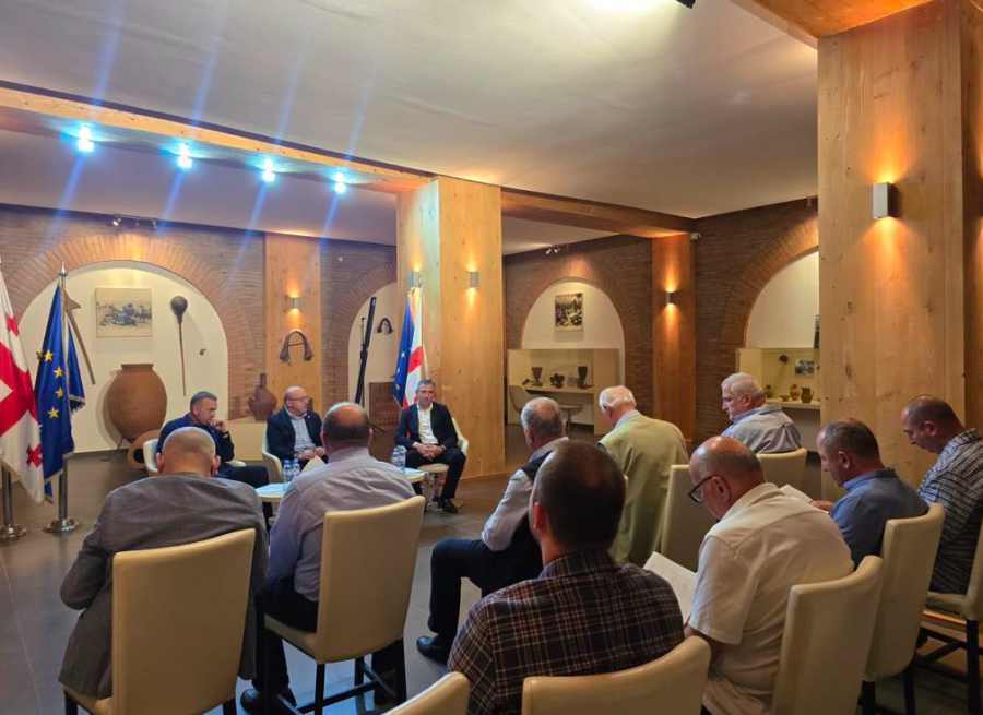 ღვინის ეროვნულ სააგენტოში რაჭა-ლეჩხუმის ღვინის მწარმოებლებთან შეხვედრა გაიმართა