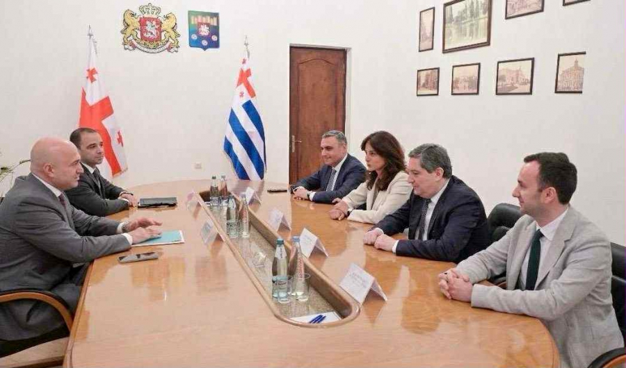 პარლამენტის კომიტეტების თავმჯდომარეები აჭარის ავტონომიური რესპუბლიკის მთავრობის თავმჯდომარეს შეხვდნენ