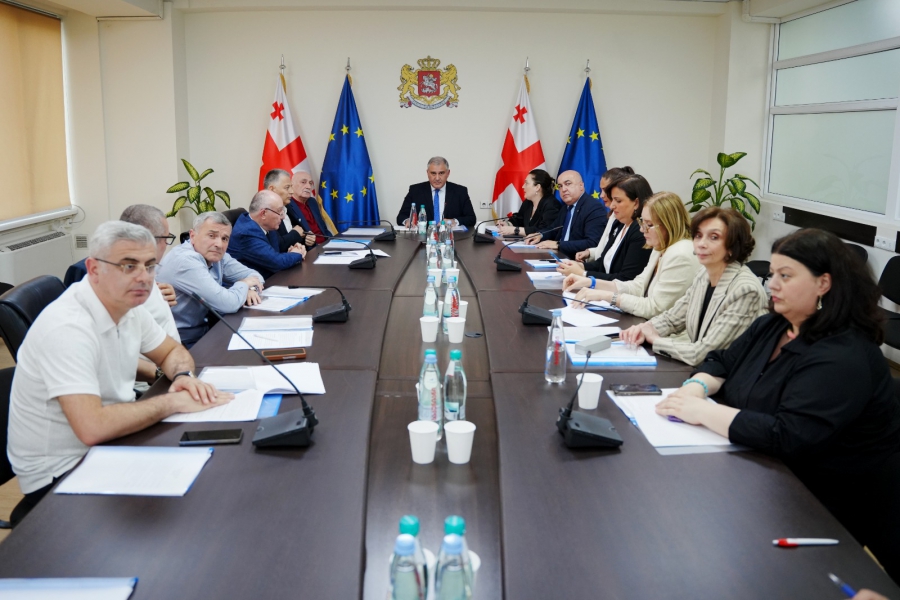 პროფესიული განვითარების საბჭოს გადაწყვეტილებით, მედიკოსთა საკვალიფიკაციო და სასერტიფიკაციო გამოცდები 22 ივლისიდან, საბუთების მიღება კი 17 ივნისიდან დაიწყება