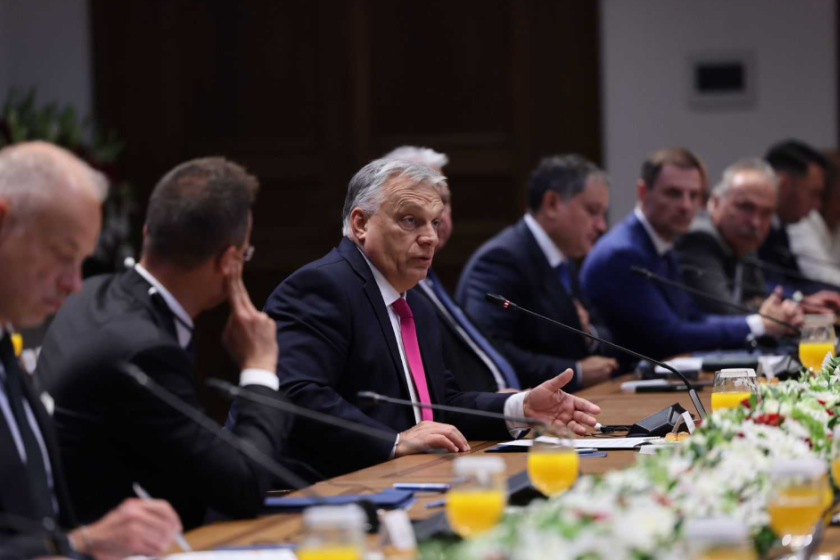 ევროპული ეკონომიკა ახლა ძალიან ზიანდება, თუ ვინმეს აქვს 1%-ზე მეტი ეკონომიკური ზრდა, ეს დიდი მიღწევაა, თქვენი 7%-იანი ზრდა არის გალაქტიკური მოვლენა, ვიცი, რომ ეს ნამდვილად თქვენი ძალისხმევის უდიდესი შედეგია - ვიქტორ ორბანი ირაკლი კობახიძეს