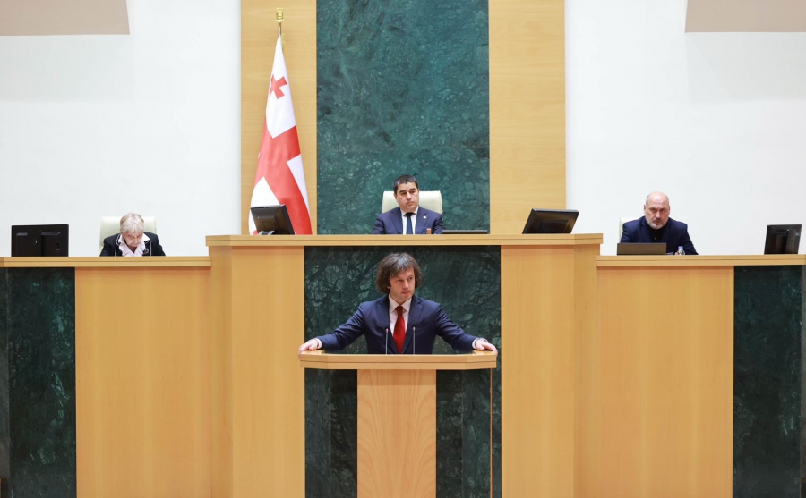 სრულდება რკინიგზის მოდერნიზაციის პროექტი, რის შემდეგაც რკინიგზის გამტარუნარიანობა გაიზრდება 27 000 000-დან 48 000 000 ტონამდე, ბაქო-თბილისი-ყარსის პროექტით გათვალისწინებული სამუშაოები თითქმის ბოლომდეა მიყვანილი - პრემიერი