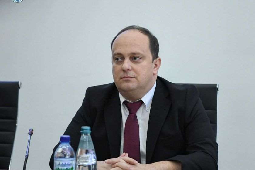 გიორგი გვარაკიძემ თანამშრომლებს გენერალური პროკურორის ახალი მოადგილე, გიგა ძნელაძე წარუდგინა