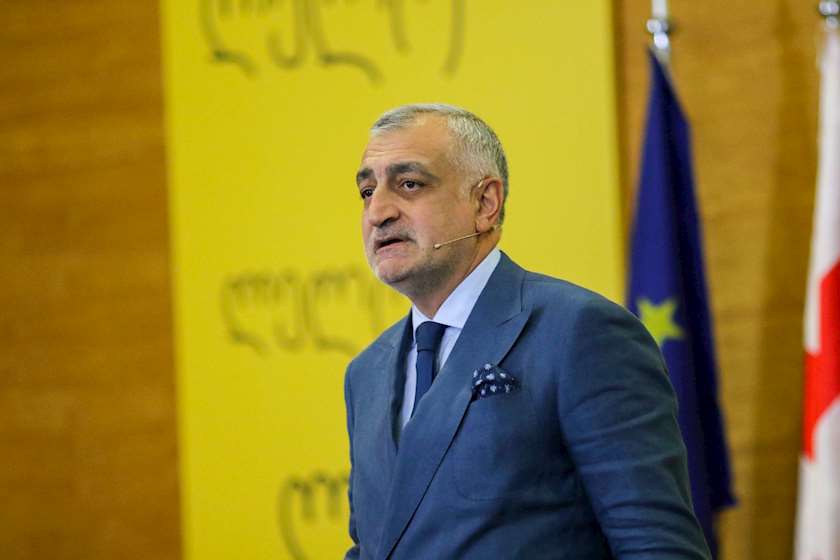 მნიშვნელოვანია გამოიკვეთოს, იყო თუ არა მამუკა ხაზარაძის ოჯახის წევრსა და გერმანიის ელჩთან გაფორმებული ხელშეკრულების დამალვა მიზანმიმართული და უკავშირდება თუ არა შემოსავლის დაფარვის მცდელობას - ანტიკორუფციული ბიურო