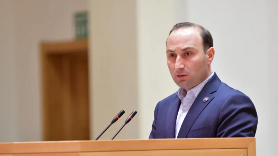 მმართველ გუნდთან კონსულტაციის საფუძველზე, მივიღე გადაწყვეტილება სუსის უფროსის თანამდებობის დატოვებისა და ეროვნული უსაფრთხოების საკითხებში საქართველოს პრემიერ-მინისტრის მრჩევლის თანამდებობის დაკავების შესახებ - ანრი ოხანაშვილი