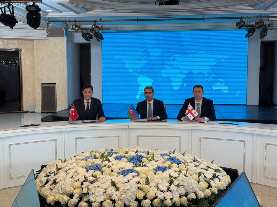 საქართველოს რკინიგზის გენერალურმა დირექტორმა, ლაშა აბაშიძემ ყაზახეთში გამართულ ტრანსპორტისა და ლოჯისტიკის მე-7 საერთაშორისო ბიზნეს ფორუმის ფარგლებში, თურქეთისა და აზერბაიჯანის რკინიგზის ადმინისტრაციების ხელმძღვანელებთან სამუშაო შეხვედრა გამართა