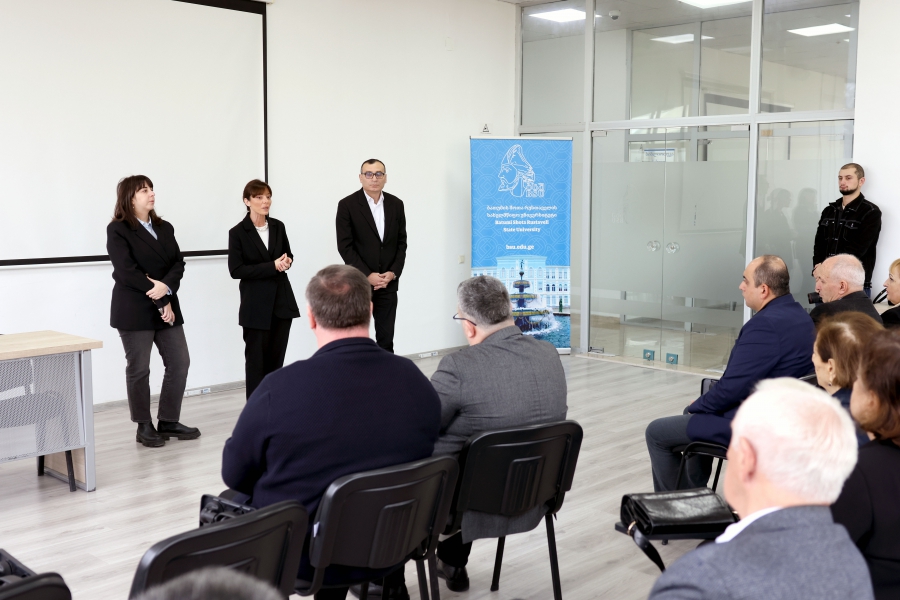 გარემოსდაცვითი ინფორმაციის და განათლების ცენტრის დირექტორის მოვალეობის შემსრულებელი თამთა დევდარიანი ბათუმის შოთა რუსთაველის სახელმწიფო უნივერსიტეტის პროფესიული პროგრამების მართვის და უწყვეტი განათლების ცენტრში იმყოფებოდა
