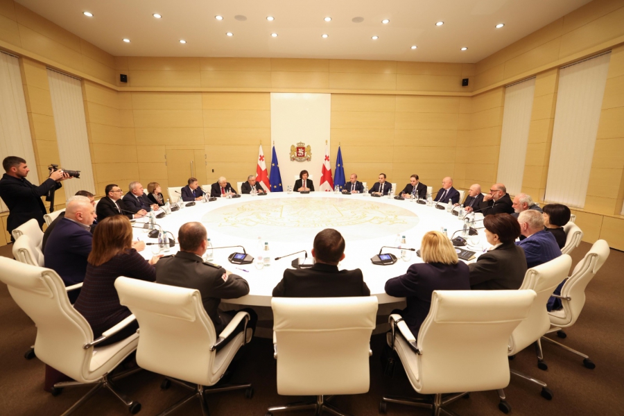 პრემიერმა განათლების სისტემის რეფორმის კონცეფცია სახელმწიფო უმაღლესი სასწავლებლების რექტორებთან განიხილა