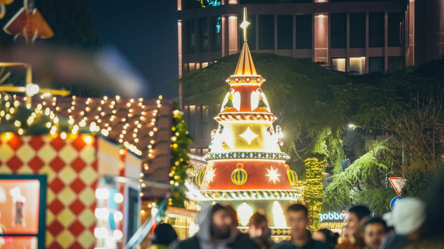 საახალწლო ილუმინაციების მონტაჟის გამო, რუსთაველის გამზირზე საგზაო მოძრაობა ღამის საათებში დროებით შეიზღუდება