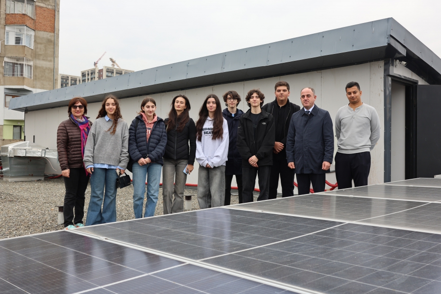 „მწვანე სკოლის“ მოსწავლეები სემეკში დამონტაჟებული მიკროსიმძლავრის ელექტროსადგურის ფუნქციონირებას გაეცნენ