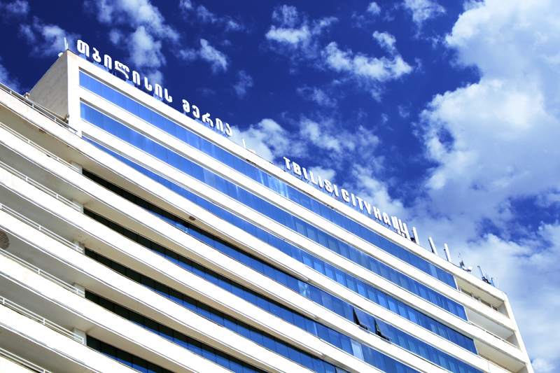 ჭაბუა ამირეჯიბის გზატკეცილზე, კლდოვან ფერდზე დაგეგმილი სამუშაოების გამო საავტომობილო მოძრაობა შეიზღუდება