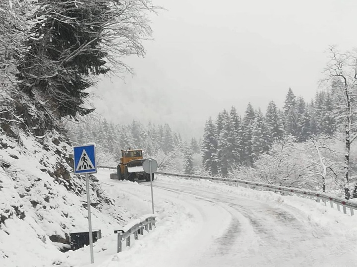 ნაქერალას უღელტეხილსა და საჩხერე (სარეკი) - უზუნთა-შქმერი-ზუდალის გზაზე მისაბმელიანი და ნახევრადმისაბმელიანი ავტოტრანსპორტის მოძრაობა აკრძალულია