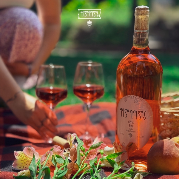 „ველეულა“ მომხმარებელს საახალწლო, ქართული ნობათის ბოქსებს სთავაზობს