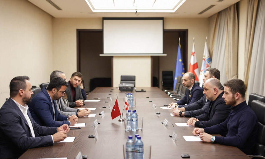 საკრებულოში თურქეთის რესპუბლიკის ახალგაზრდობისა და სპორტის სამინისტროს წარმომდგენლებთან შეხვედრა გაიმართა