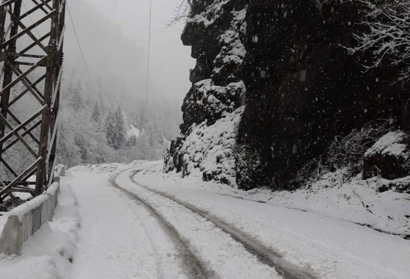 ქუთაისი (წყალტუბოს გადასახვევი)-წყალტუბო-ცაგერი-ლენტეხი-ლასდილის და ზუგდიდი-ჯვარი-მესტია-ლასდილის გზების ცალკეულ მონაკვეთებზე ავტოტრანსპორტის მოძრაობის შეზღუდვები დაწესდა