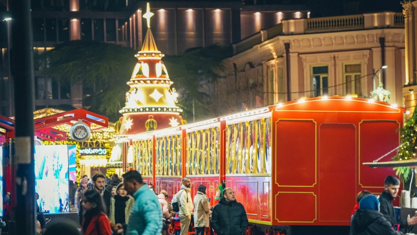 საახალწლო ღონისძიებები 12 დეკემბრიდან 7 იანვრის ჩათვლით პირველი რესპუბლიკის მოედანზე გაიმართება