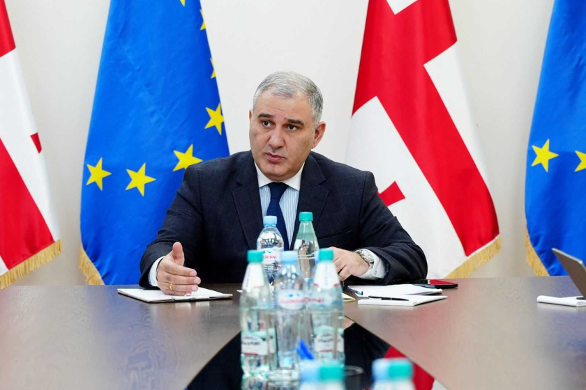 შეხვედრაზე ბევრი მოსაზრება გამოითქვა, როგორ ხედავენ ფასების შემცირებისა და პროდუქციის ხელმისაწვდომობის საკითხებს თავად ფარმაცევტული სექტორის წარმომადგენლები - მიხეილ სარჯველაძე