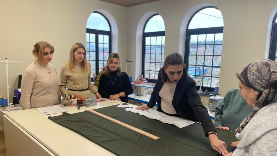 ახალი პროფესია სამხედრო მოსამსახურეების მეუღლეებისთვის — “დაჭრილ მებრძოლთა თანადგომის ფონდმა” ქალთა გაძლიერების ექვსთვიანი პროგრამა დანერგა