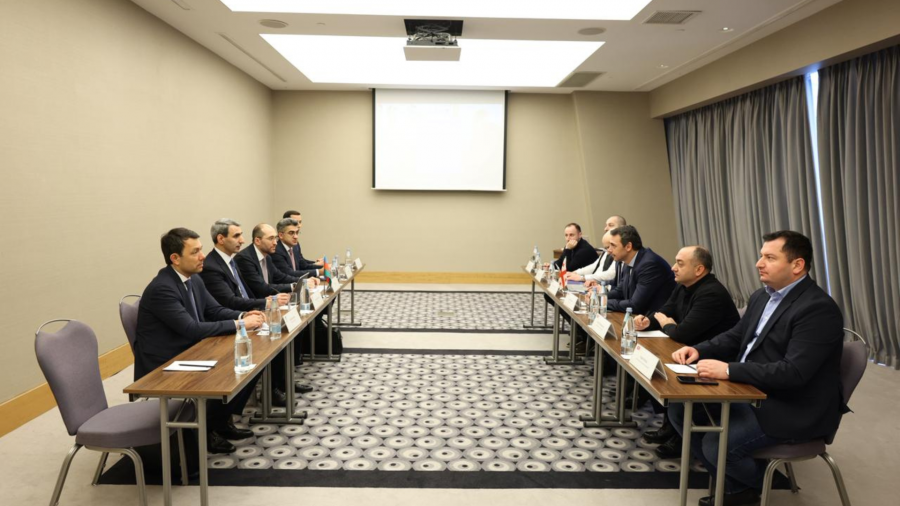 აზერბაიჯანის რკინიგზის დელეგაციის საქართველოში ვიზიტის დასასრულს ორმხრივი შეხვედრა გაიმართა სარკინიგზო უწყებების ხელძღვანელებს შორის