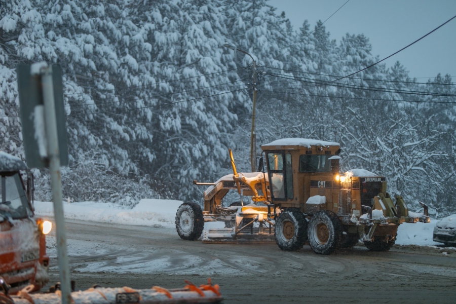 თბილისში და შემოერთებულ ტერიტორიებზე გზების ტექნიკური მარილით დამუშავება ინტენსიურ რეჟიმში გრძელდება
