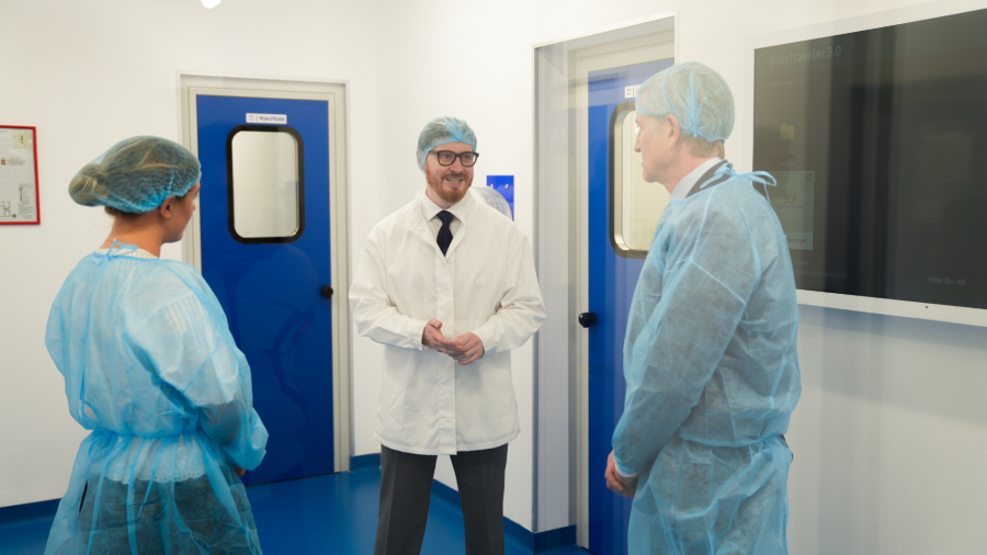 ბიოქიმფარმის ფაგების საწარმოს CDC-ის (ამერიკის დაავადებათა კონტროლისა და პრევენციის ცენტრის) ყოფილი სამედიცინო დირექტორი, მიჩელ ვოლფე ესტუმრა