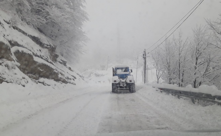 ნაქერალას უღელტეხილზე მისაბმელიანი და ნახევრადმისაბმელიანი ავტოტრანსპორტის მოძრაობა აკრძალულია