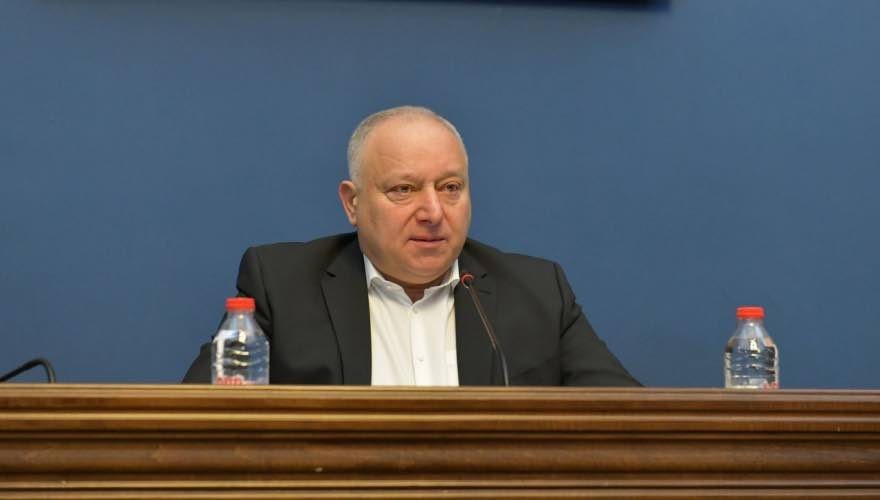 უნდა ვიცოდეთ, რომ ერთ მხარეს არის 60%, რომელიც წარმოებაა, რაც ჯდება თავისი მოგებით და არის მეორე მხარეს ხარჯები, რომელიც გაყიდვას უკავშირდება - დაახლოებით 40% ჯდება, რომ პროდუქტი მივიდეს მომხმარებლამდე - პაატა კვიჟინაძე