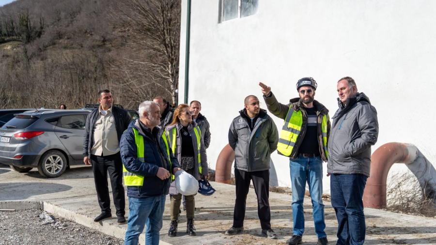 წყალმომარაგების კომპანიის დირექტორი მარტვილში მიმდინარე წყალმომარაგება-წყალარინების სისტემის სარეაბილიტაციო-სამშენებლო სამუშაოებს ადგილზე გაეცნო