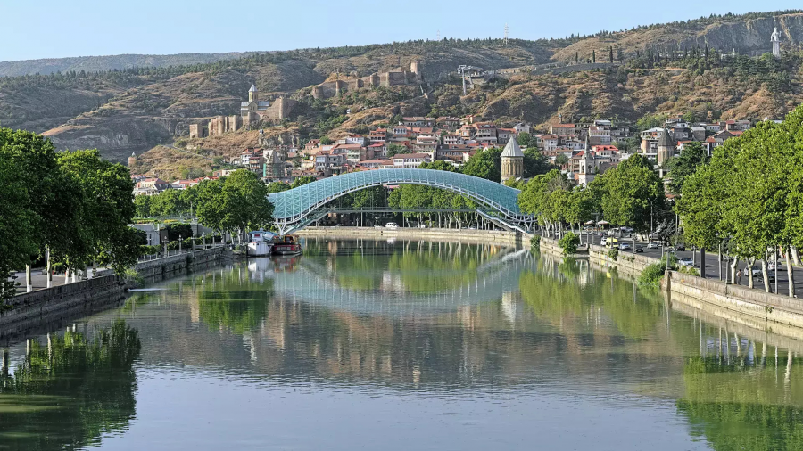მტკვრის ორივე სანაპიროზე თანამედროვე სტანდარტების შესაბამისი 760 ლამპიონი და სანათი დამონტაჟდა