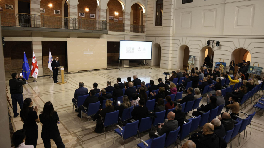 თბილისის საკრებულოში ინკლუზიური თეატრის „კონტაქტი“ ღონისძიება გაიმართა