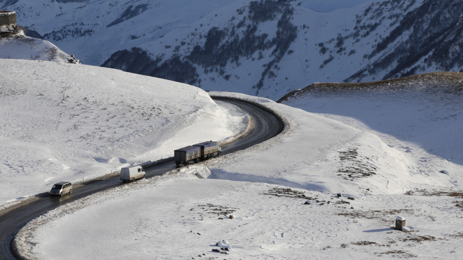 გუდაური (ფოსტა) –კობის მონაკვეთზე მისაბმელიანი და ნახევრადმისაბმელიანი ავტოტრანსპორტის მოძრაობა აღდგა