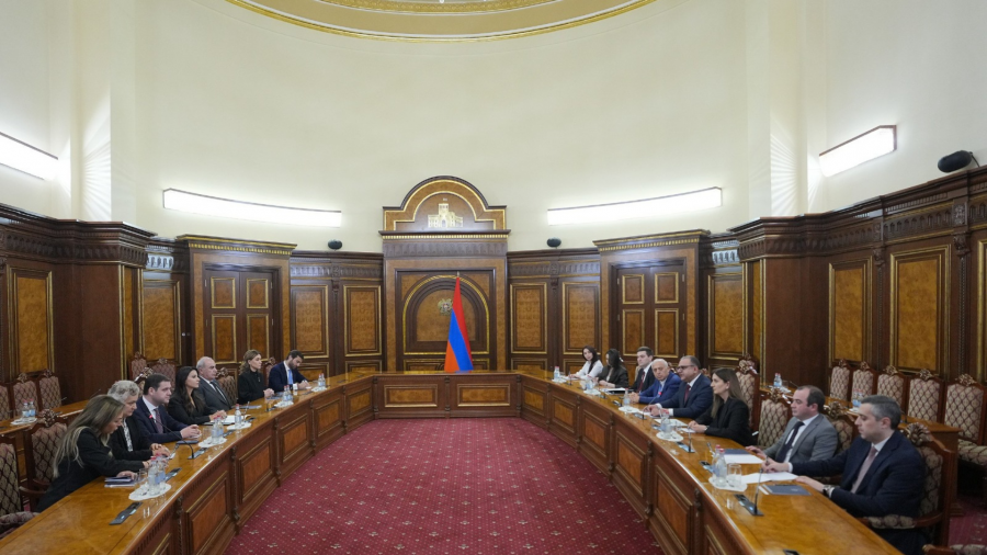 სომხეთის რესპუბლიკის პრემიერ-მინისტრის მოადგილესთან შეხვედრისას განსაკუთრებული აქცენტი გაკეთდა ეკონომიკის სექტორში - ტრანსპორტის, ტურიზმის, ისევე როგორც ენერგეტიკის მიმართულებით მჭიდრო თანამშრომლობის საკითხებზე - მარიამ ქვრივიშვილი