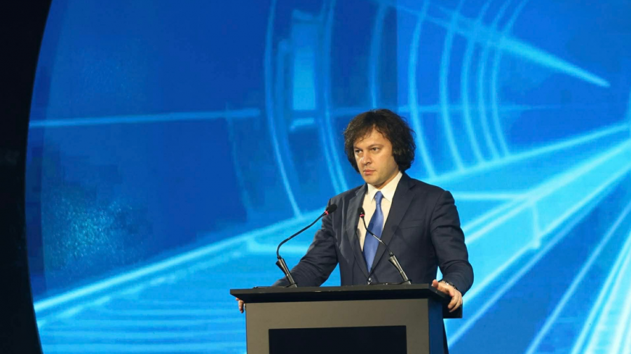 შუა დერეფანი სულ უფრო იშვიათ რამეს გვთავაზობს - სტაბილურ, საიმედო სატრანზიტო მარშრუტს, რომელიც გეოპოლიტიკურ განხეთქილებებს დაძლევს - სამყაროში, სადაც ტრადიციული მარშრუტები არასანდოა, ალტერნატიული დერეფნები აუცილებელია - პრემიერი