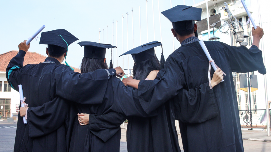 2025 წელს, უმაღლესი საგანმანათლებლო დაწესებულება დაამთავრა 32.5 ათასმა სტუდენტმა, რაც წინა წელთან შედარებით 9.9 პროცენტით მეტია - საქსტატი