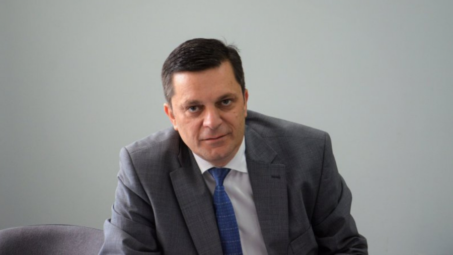 გადახდის ვადები არის ერთი თვიდან 45 დღემდე. ეს განსაკუთრებით მტკივნეულია პურ-ფუნთუშეულის, რძის პროდუქტებისთვის, რომლებიც მაქსიმუმ 2 დღეში იყიდება, თანხას კი, რომელიც მათთან უკვე შესულია, გვიხდიან 45 დღის შემდეგ - ალექსანდრე რატიშვილი