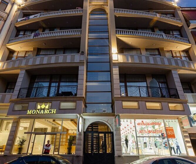 ბათუმის სასტუმრო ბაზარზე წარმატებული ოპერირების შემდეგ, ქართული ბრენდი „მონარქი“ თბილისში გაფართოებას გეგმავს