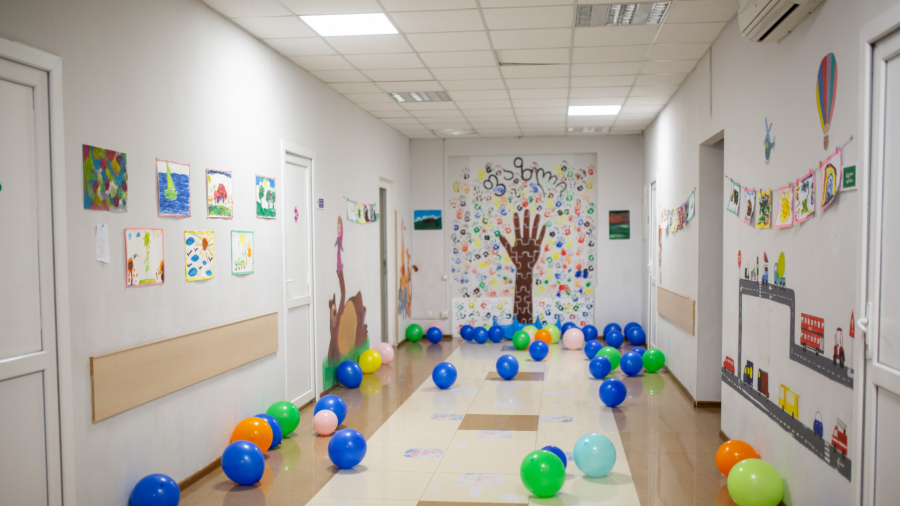 „აუტიზმის სპექტრის დარღვევის მქონე ბავშვთა აბილიტაციის“ პროგრამაში დამატებით 300 ბავშვი და მოზარდი ჩაერთვება