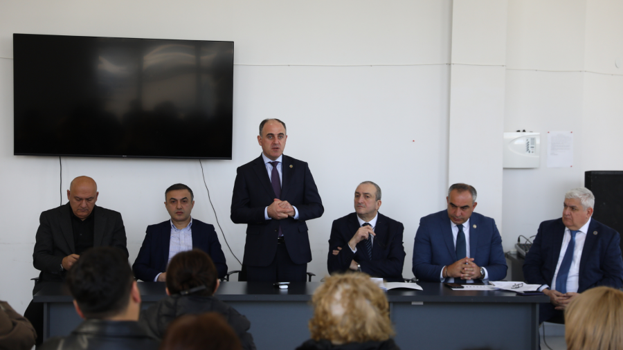 დავით ნარმანიამ ქ.გორის მოსახლეობას ენერგეტიკისა და წყალმომარაგების სექტორებში მომხმარებელთა უფლებები გააცნო