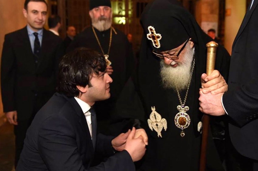 უწმინდესის ღვაწლი სცდება წმინდა სასულიერო განზომილებას. ეროვნული თვითმყოფადობის შენარჩუნების, ტრადიციების გადარჩენისა და სახელმწიფოებრიობის განმტკიცების საქმეში ილია II-ის ღვაწლი ფასდაუდებელია - პრემიერი