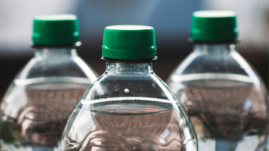 2027 წლის 1 თებერვლიდან პლასტმასის ბოთლებში სასმელების წარმოება (გარდა ექსპორტის მიზნით), იმპორტი და ბაზარზე განთავსება იკრძალება