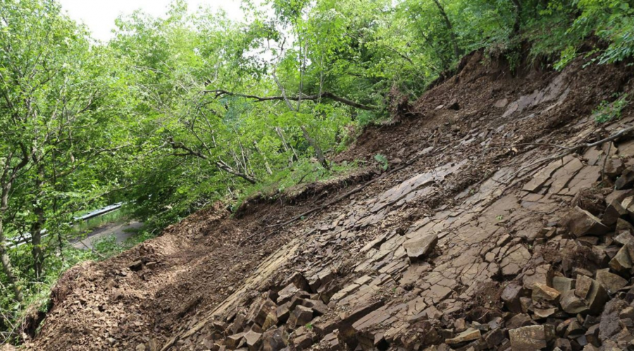კალა-უშგულის მონაკვეთზე ავტოტრანსპორტის მოძრაობა დროებით აკრძალულია