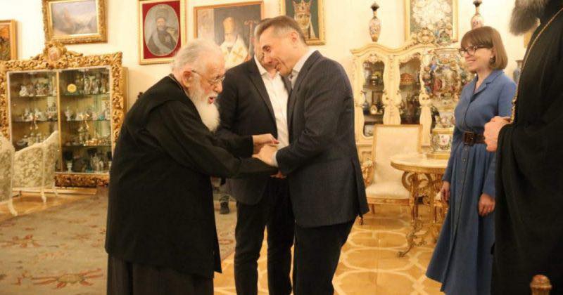 ვუსამძიმრებთ ქართულ მართლმადიდებლურ ეკლესიას ამ უდიდეს დანაკარგს - რა თქმა უნდა, ვუსამძიმრებთ სრულიად საქართველოს, თითოეულ ქართველს, მთელ ერს l ბიძინა და ეკატერინა ივანიშვილები