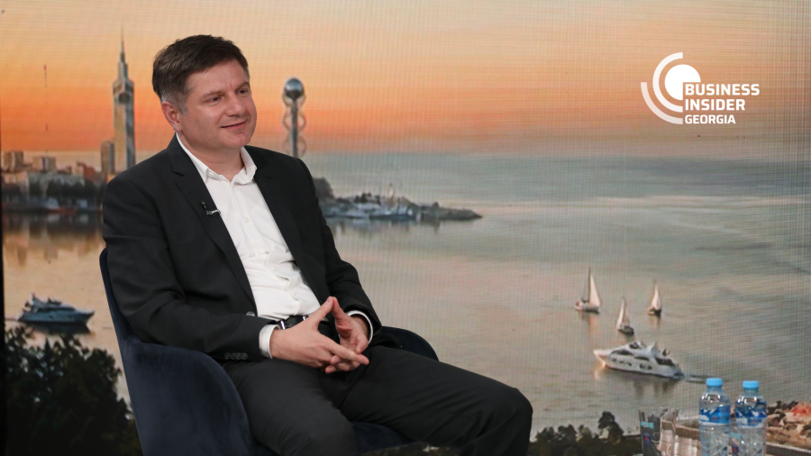 გლობალური კომპანიების ჩართულობით, მოვამზადეთ არქიტექტურული კონცეფციები და ვახორციელებთ ამ პროცესების ზედამხედველობას, რათა ინვესტორმა შეუფერხებლად მიიღოს საჭირო ნებართვები - „ამბასადორი აილენდ ბათუმის“ გენერალური დირექტორი