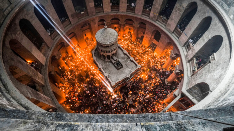 Holy Fire descends in Jerusalem