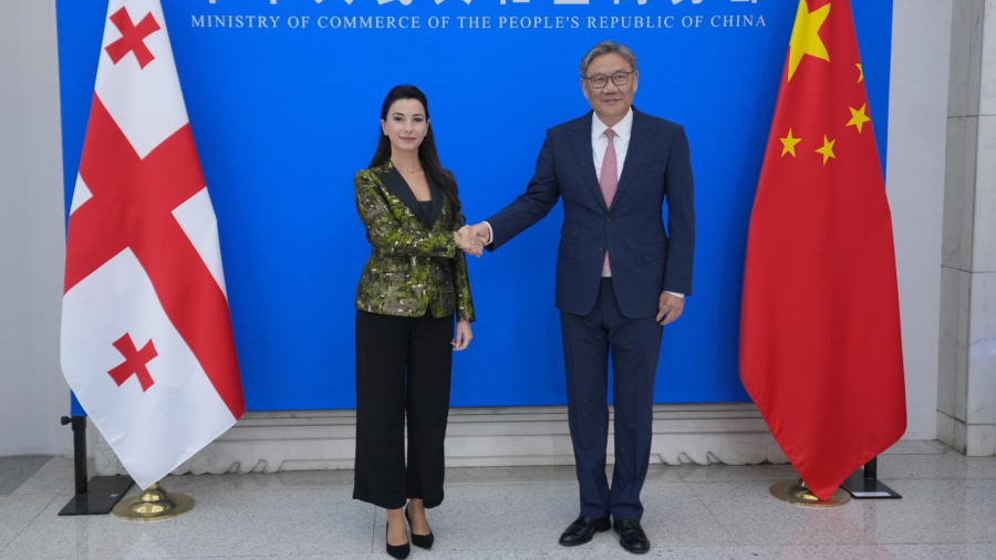 მარიამ ქვრივიშვილმა და ჩინეთის კომერციის მინისტრმა პეკინში ორი ქვეყნის ეკონომიკური თანამშრომლობის გაძლიერებისა და ჩინეთში ქართული პროდუქციის ექსპორტის გაზრდის საკითხები განიხილეს